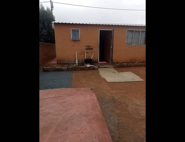 2 BEDROOM HOUSE FOR SALE IN SOSHANGUVE PP